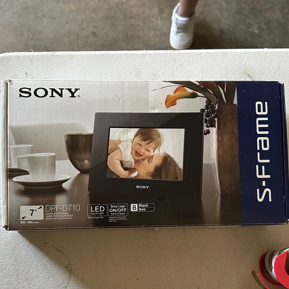 Sony S-Frame Black Digital Display